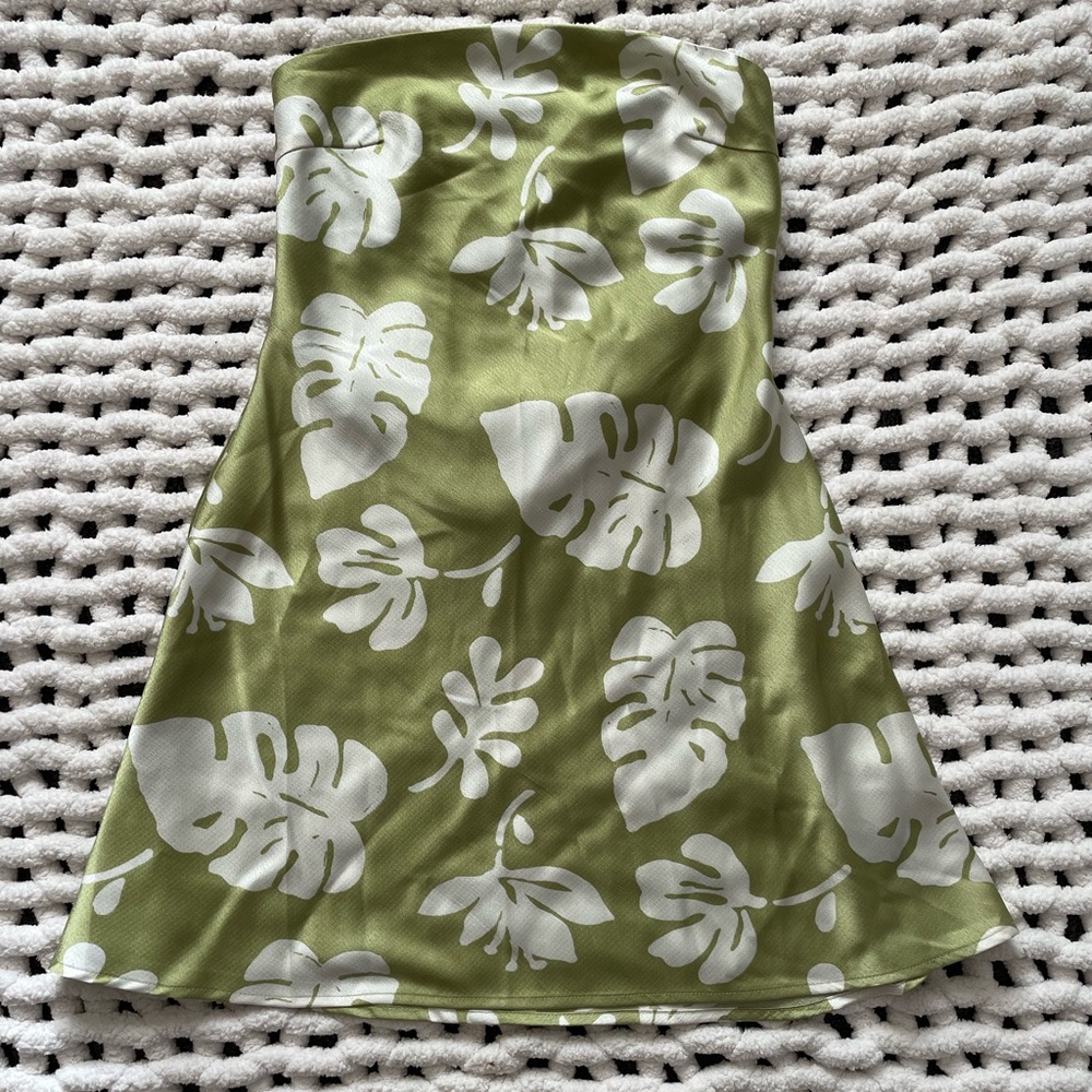 Forever 21 strapless leaf print dress